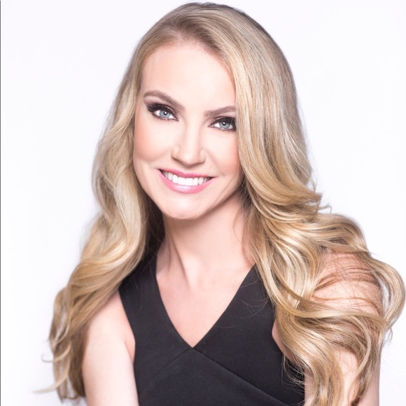 Meet your Posher, Amanda - Picture 1 of 1